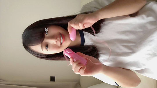 【自画撮りオナニー】個人撮影♥推定18歳♥普段は洋菓子店バイトちゃん♥愛嬌溢れる笑顔なHオナ♥